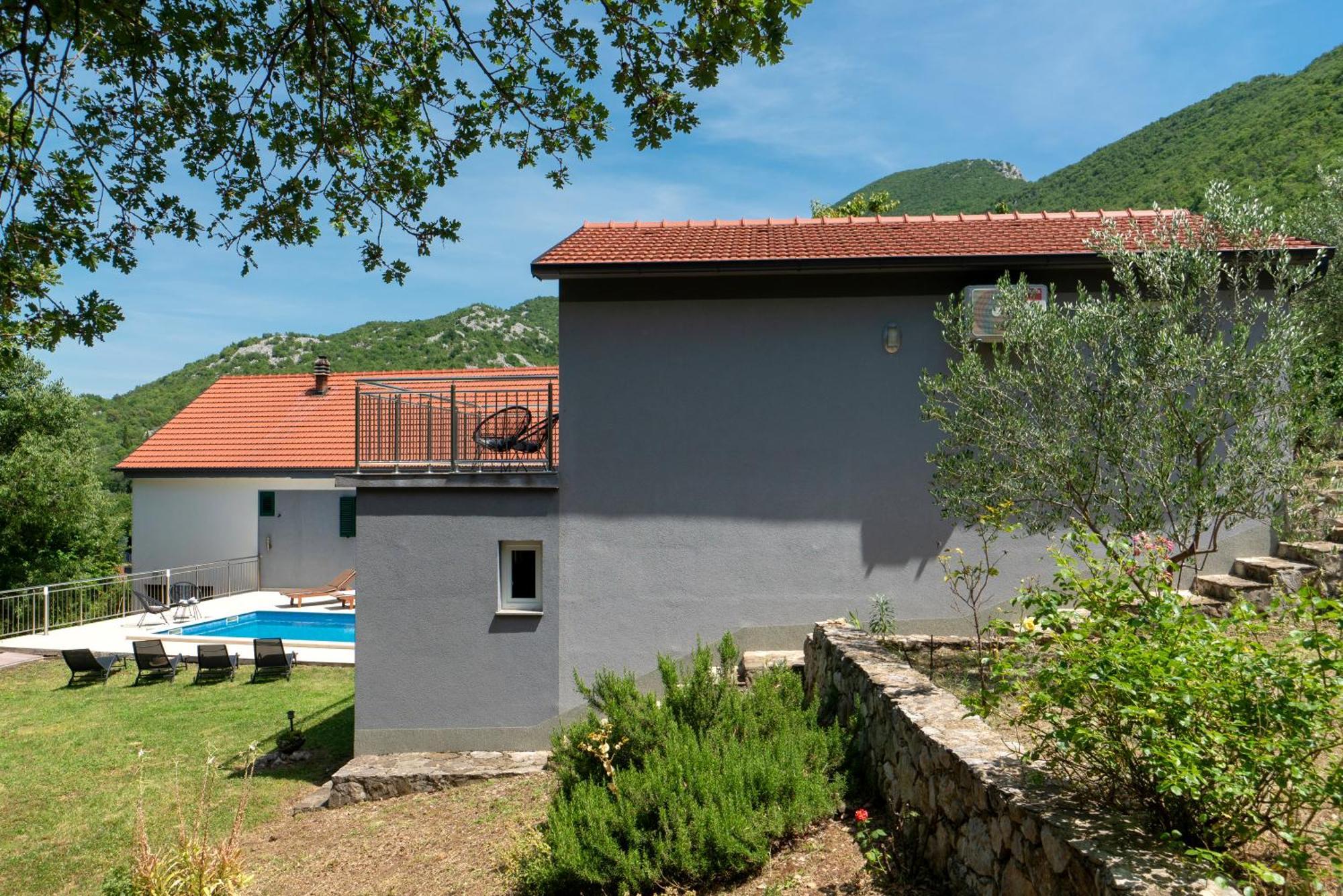 Apartments Srdanovic Omis Exterior photo