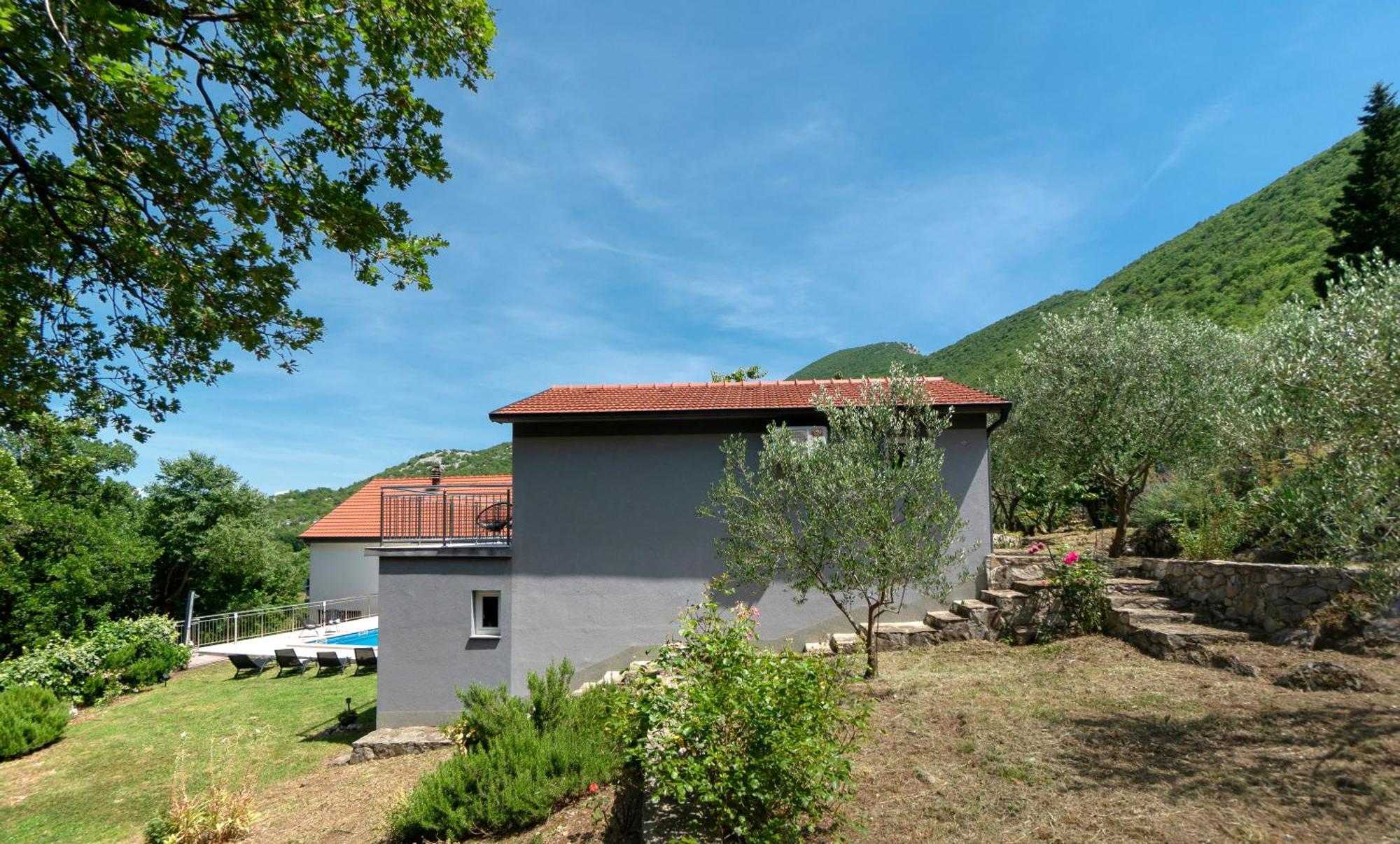 Apartments Srdanovic Omis Exterior photo