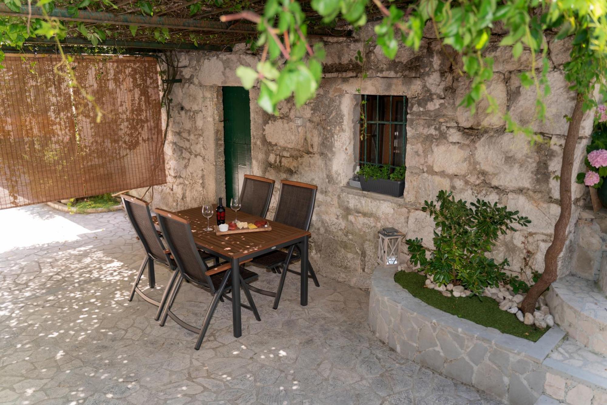 Apartments Srdanovic Omis Exterior photo