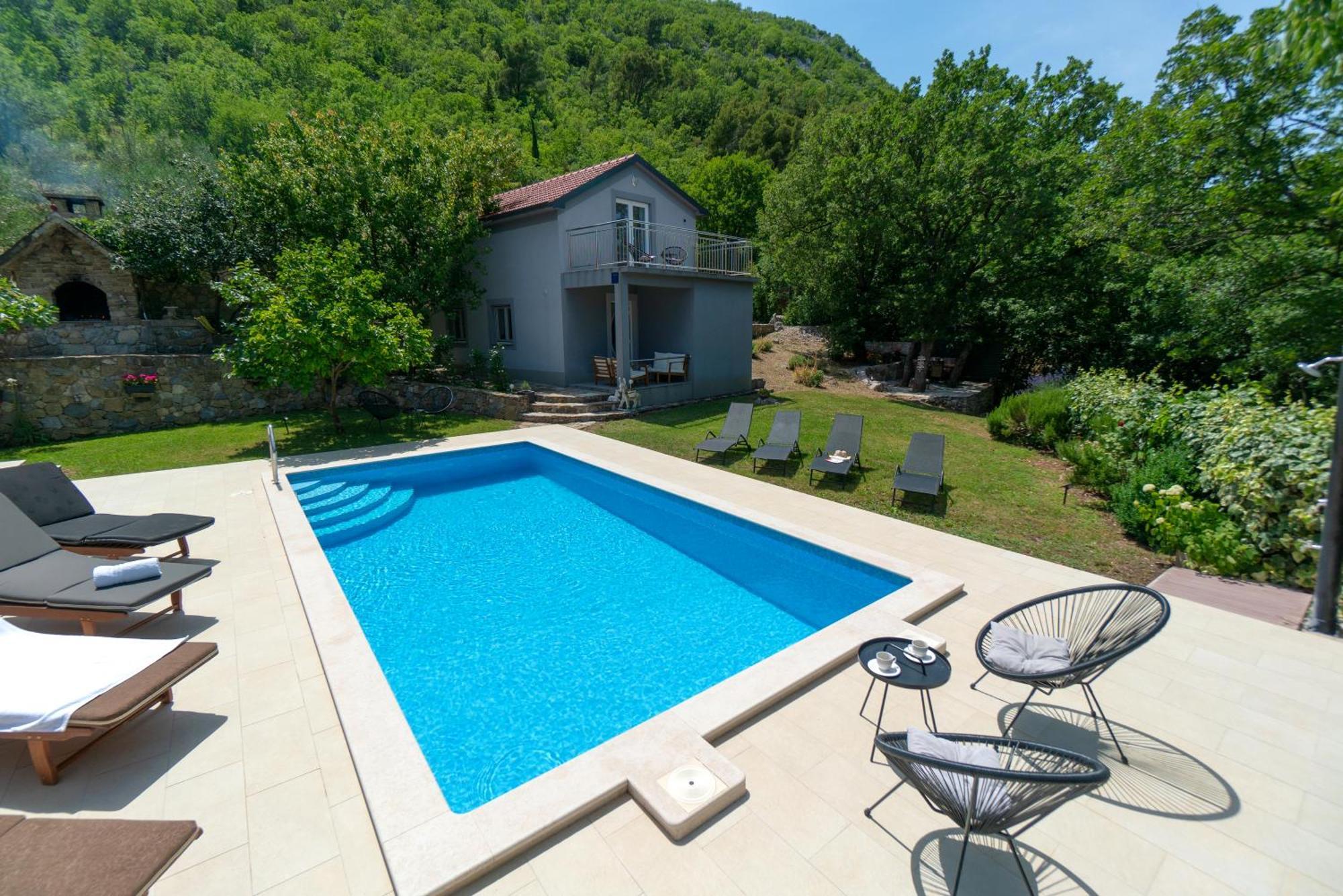 Apartments Srdanovic Omis Exterior photo