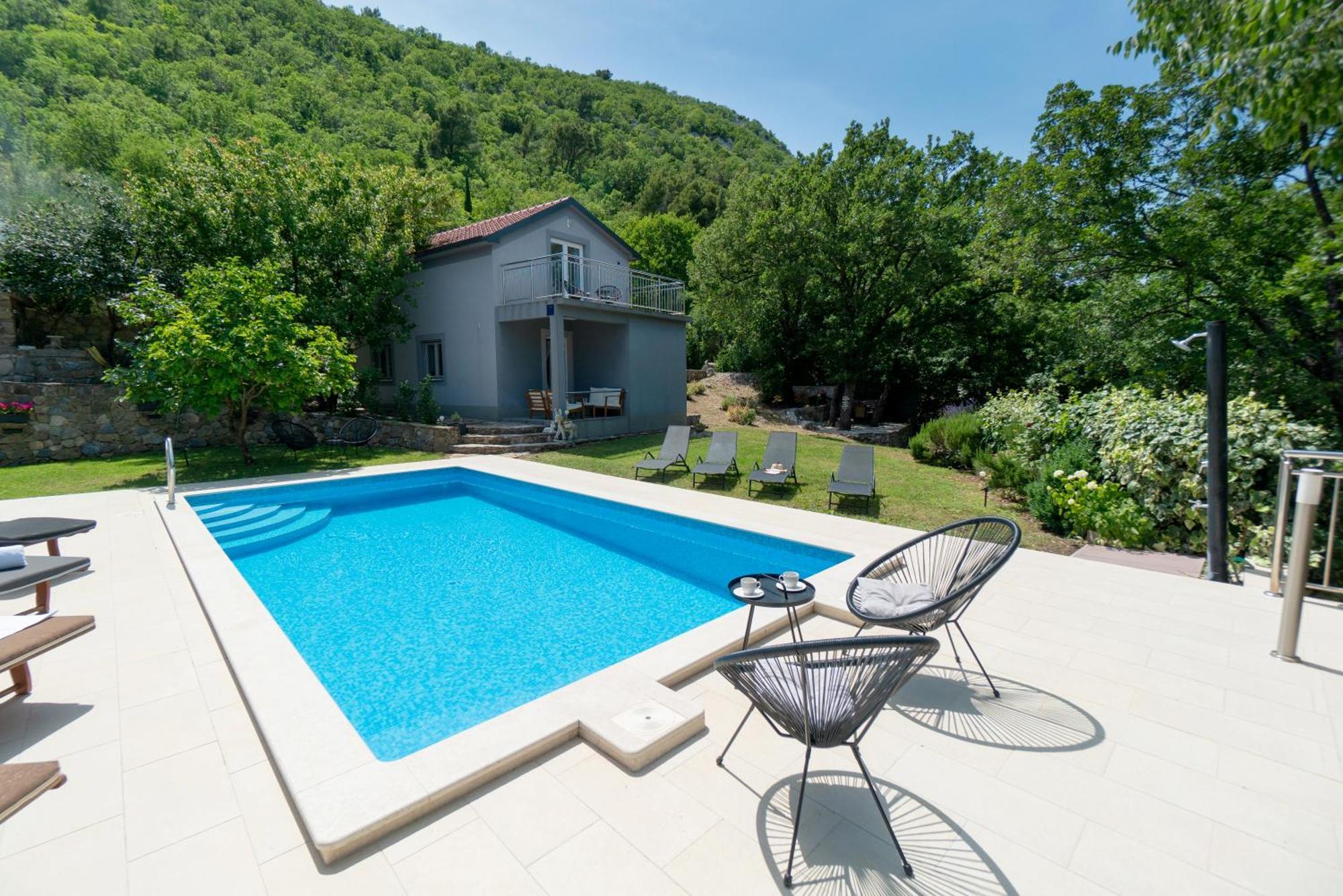 Apartments Srdanovic Omis Exterior photo