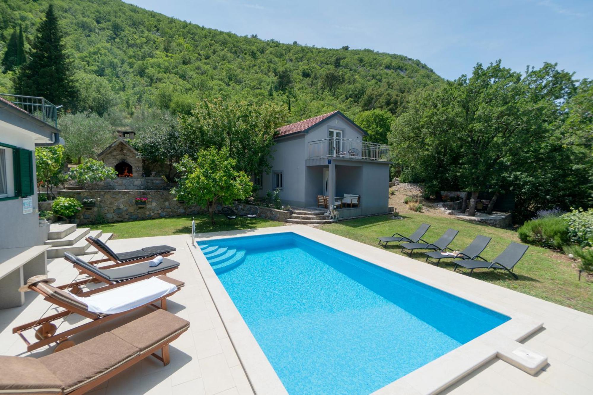 Apartments Srdanovic Omis Exterior photo